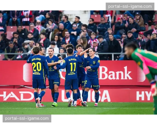 专访赫罗纳前锋多夫比克：谈论成为西甲射手榜领跑者的心路历程。