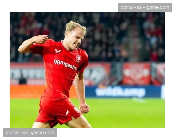 法甲国内转播收入1.42亿欧元落后葡超1.82亿，与荷甲相当